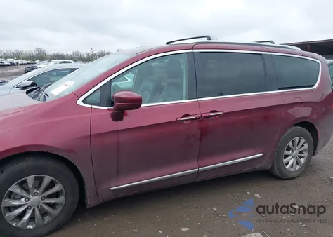 2018 Chrysler Pacifica Touring L из США, поврежденный, VIN 2C4RC1BG6JR204081